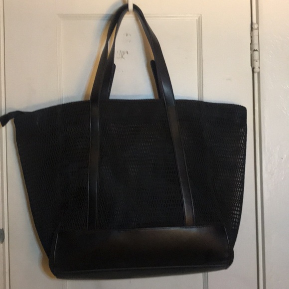 Fabletics Mesh Tote - Picture 5 of 9